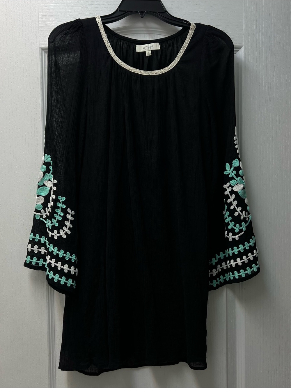 Umgee Black Embroidered Boho with Bell Sleeves Dress Sz S